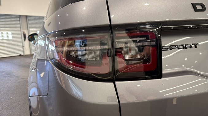 Land Rover Discovery Sport 1.5 P270e Metropolitan 5dr Auto [5 Seat] Station Wagon - Image 19